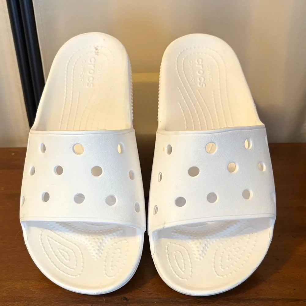 CROCS Classic White Slide Sandals